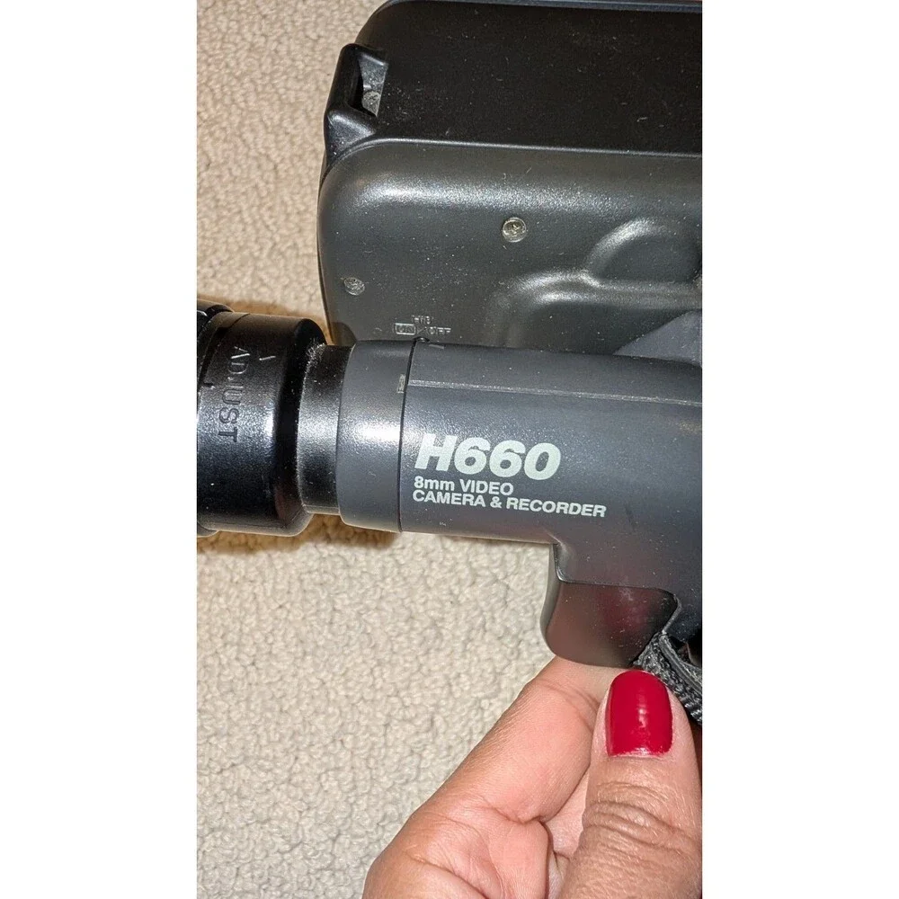 Cannon Canovision 8 H660 Hi8 8mm Video Camera Recorder H850A Case+Light+Extras